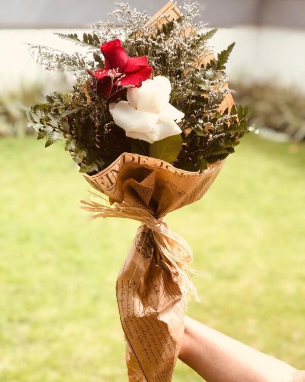 Buquê de Duas Rosas